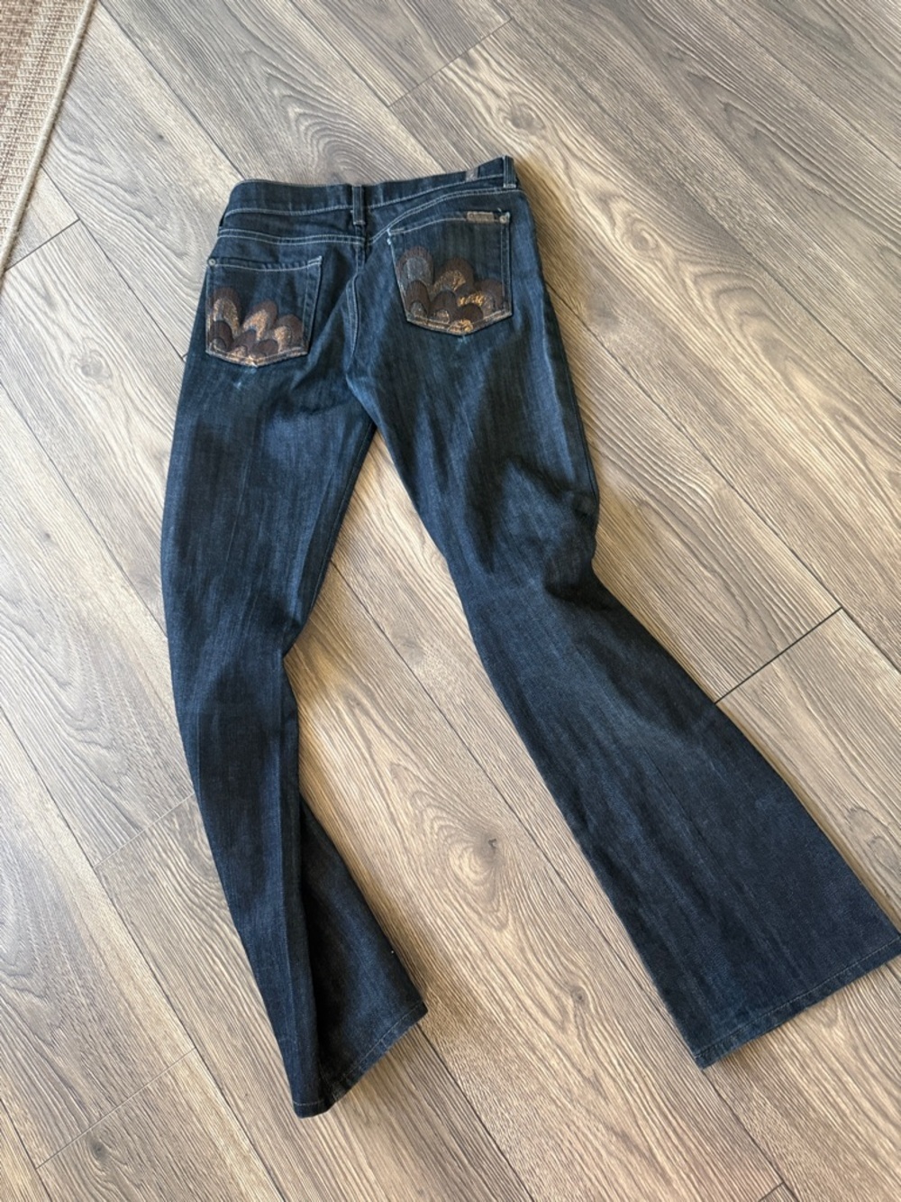 7 for all mankind  Dark Wash bootcut Jeans with Decorative Back Pocket size 26